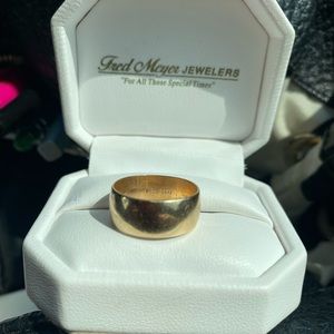 14k Solid Yellow Gold Wedding Band 5.4 Grams
